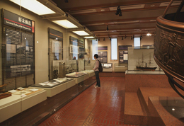 資料展示室がある新館。文明開化時代の資料や復元資料などが展示されている。